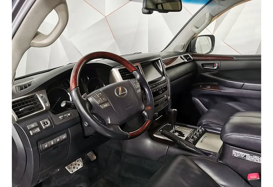 Lexus LX 570 AT (367 л.с.) Серый в АВИЛОН. Слайд №18