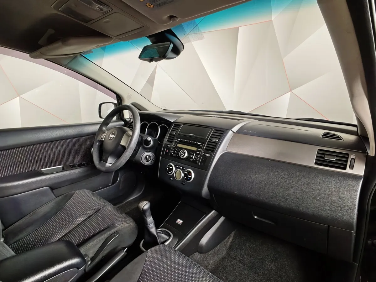 Nissan Tiida 1.6 MT (110 л.с.) Черный в АВИЛОН. Слайд №10