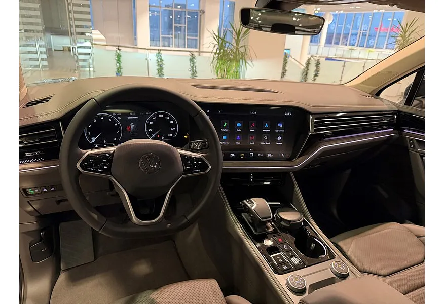 Volkswagen Touareg 2.0 TSI Tiptronic 4Motion (265 л.с.) Черный в АВИЛОН. Слайд №9