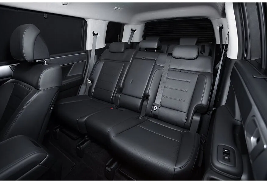 Hyundai Santa Fe 2.0 AT 4WD 7 seats (247 л.с.) Connoisseur Ultra Белый в АВИЛОН. Слайд №8