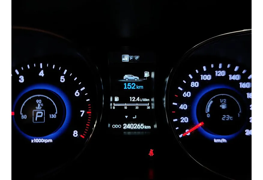 Hyundai Santa Fe 2.4 AT 4WD (175 л.с.) Dynamic Серебристый в АВИЛОН. Слайд №18