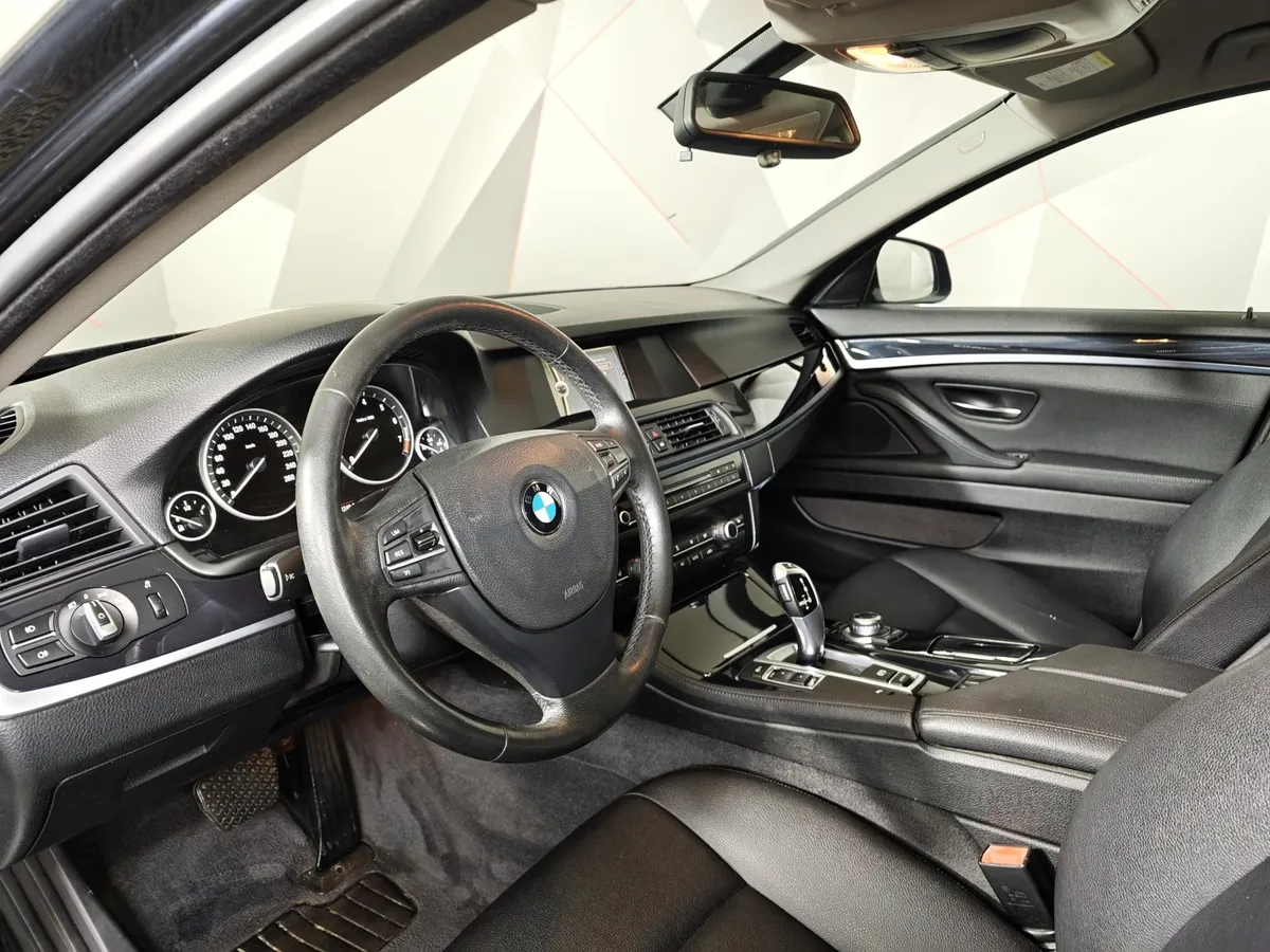 BMW 5 серия 520i AT (184 л.с.) Черный в АВИЛОН. Слайд №12