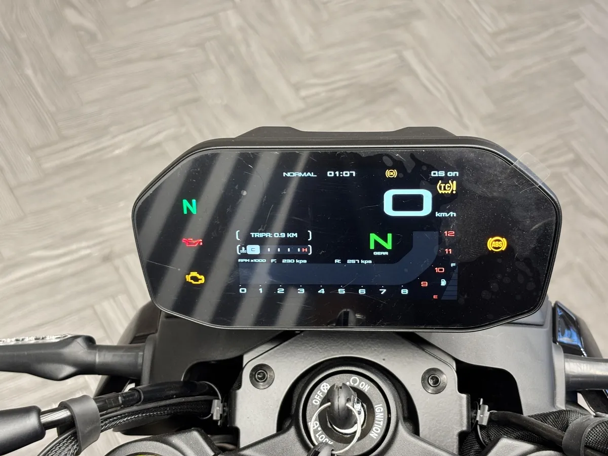 QJMOTOR SRK 800 778 см³ (95 л.с.) (95) 778 Черный в АВИЛОН. Слайд №6