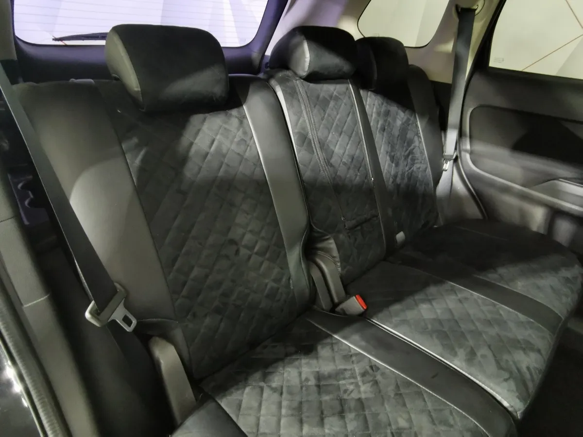 Mitsubishi Outlander 2.0 CVT 4WD (146 л.с.) Черный в АВИЛОН. Слайд №16