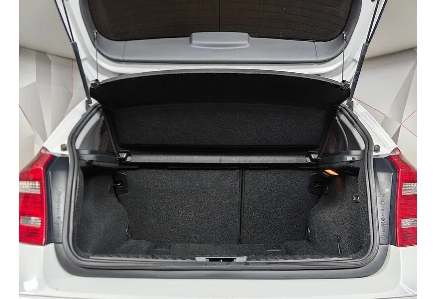 BMW 1 серия 116i AT (115 л.с.) Белый в АВИЛОН. Слайд №9