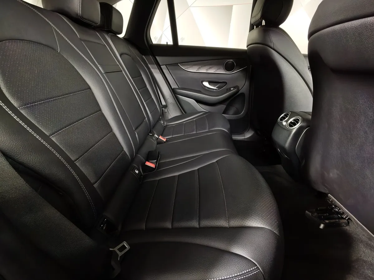 Mercedes-Benz GLC 250 9G-TRONIC 4MATIC (211 л.с.) Premium Черный в АВИЛОН. Слайд №16