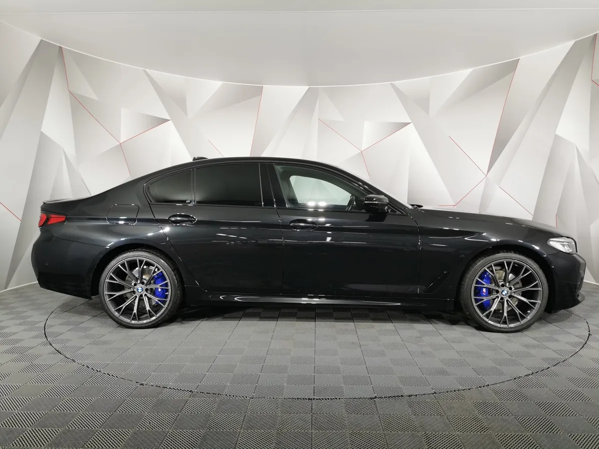 BMW 5 серия 520d xDrive Steptronic (190 л.с.) M Sport Черный в АВИЛОН. Слайд №6