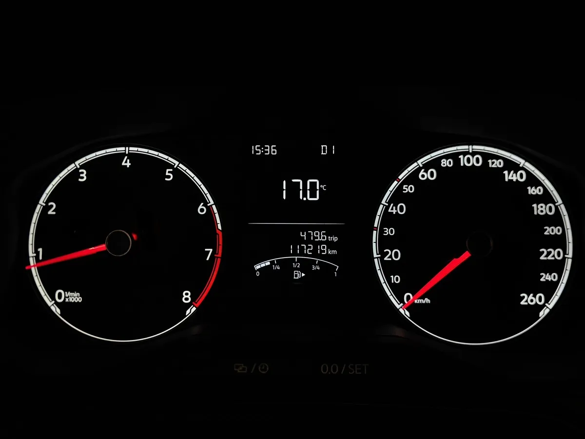 Volkswagen Polo 1.6 MPI AT (110 л.с.) Respect Белый в АВИЛОН. Слайд №17