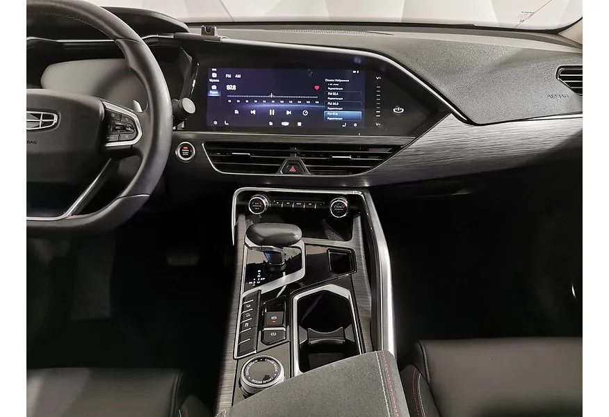 Geely Tugella 2.0 AT AWD (238 л.с.) Flagship Красный в АВИЛОН. Слайд №15