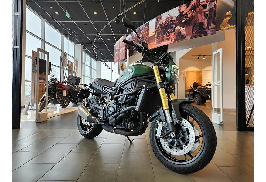 LIVE. Слайд №2