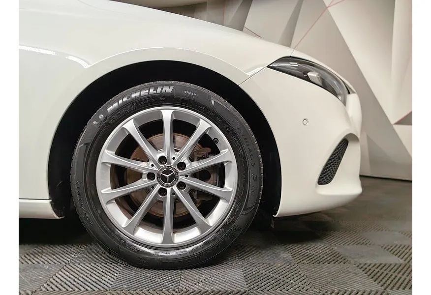 Mercedes-Benz A-Класс A 200 7G-DCT (150 л.с.) Style Белый в АВИЛОН. Слайд №9