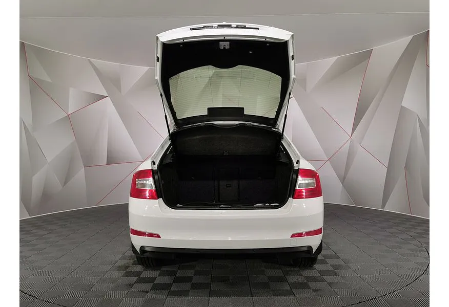 Skoda Octavia 1.6 AT (110 л.с.) Белый в АВИЛОН. Слайд №11