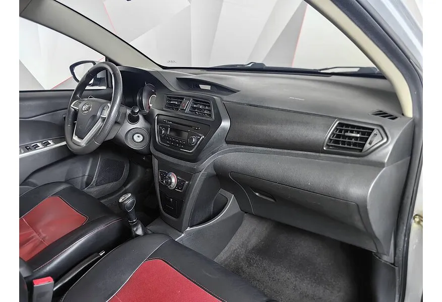 Lifan X50 1.5 MT (103 л.с.) Серебристый в АВИЛОН. Слайд №13