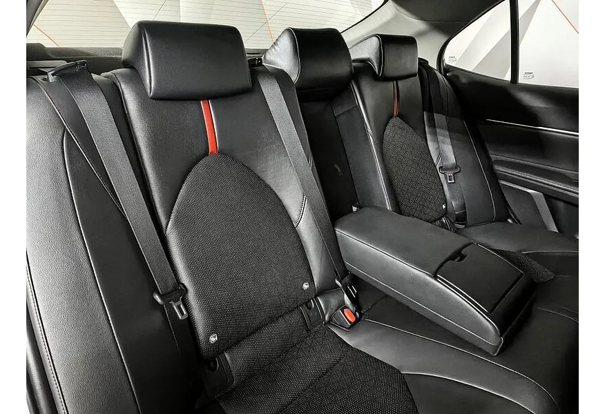 Toyota Camry 2.5 AT (181 л.с.) Белый в АВИЛОН. Слайд №15