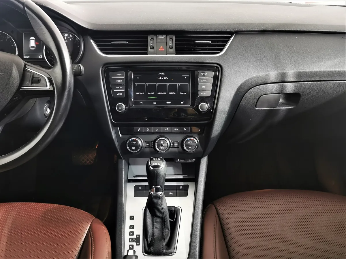 Skoda Octavia 1.8 TSI DSG 4x4 (180 л.с.) Elegance Коричневый в АВИЛОН. Слайд №14
