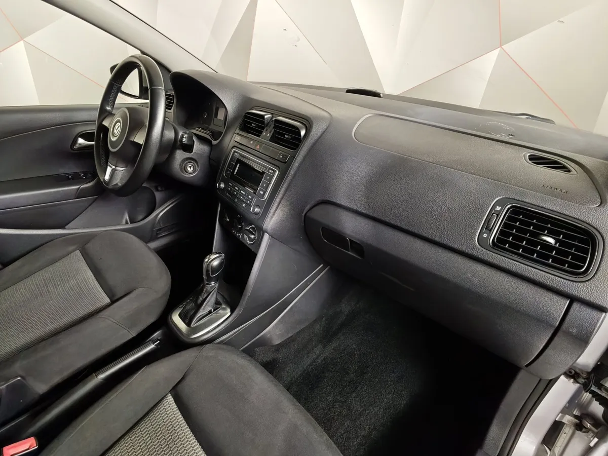 Volkswagen Polo 1.6 Tiptronic (105 л.с.) Comfortline Серебристый в АВИЛОН. Слайд №12