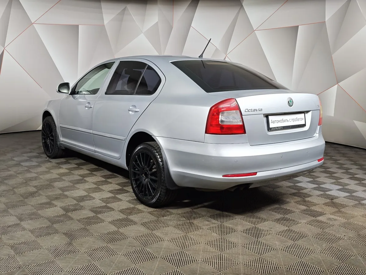 Skoda Octavia 1.8 TSI AT (152 л.с.) Серебристый в АВИЛОН. Слайд №4