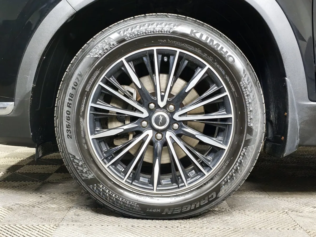Hyundai Santa Fe 2.5 AWD 6AT (180 л.с.) High-Tech Черный в АВИЛОН. Слайд №9