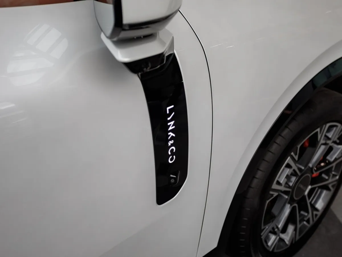 Lynk & Co 900 2.0 AT 4WD (884 л.с.) Ultra Белый в АВИЛОН. Слайд №16