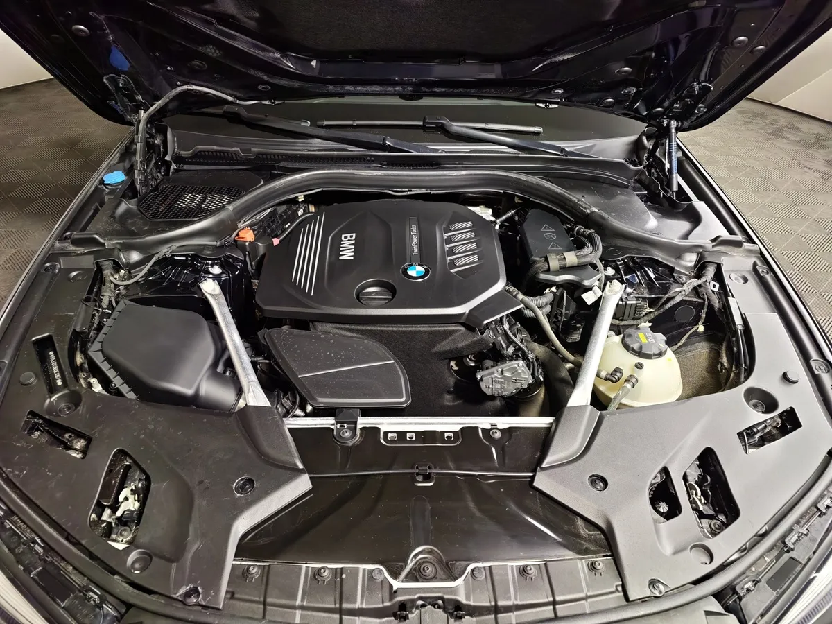 BMW 5 серия 520d xDrive Steptronic (190 л.с.) M Sport Черный в АВИЛОН. Слайд №10