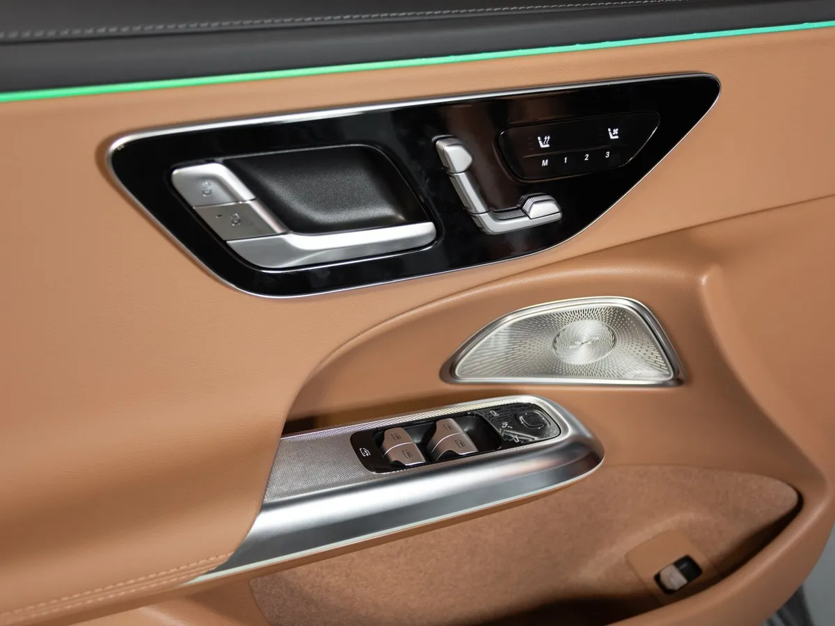 Mercedes-Benz E-Класс E 300 4MATIC (258 л.с.) Серый в АВИЛОН. Слайд №7