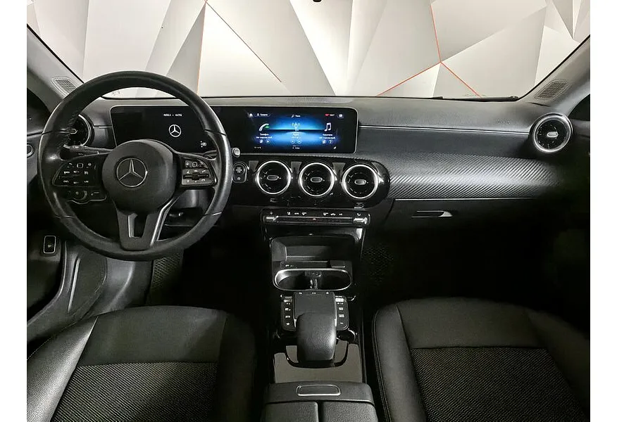Mercedes-Benz CLA 200 7-G DCT (150 л.с.) Синий в АВИЛОН. Слайд №14
