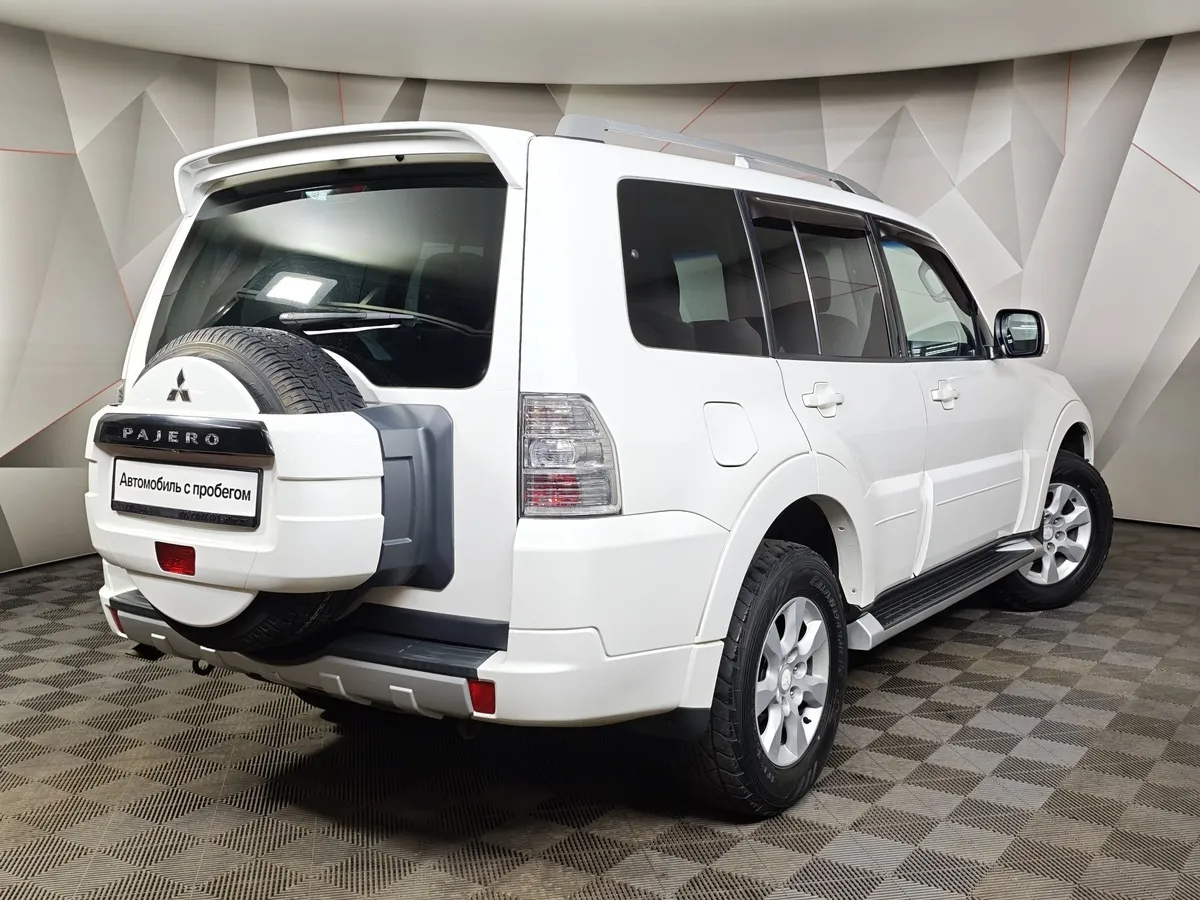 Mitsubishi Pajero 3.0 AT AWD (174 л.с.) Ultimate S46 Белый в АВИЛОН. Слайд №2