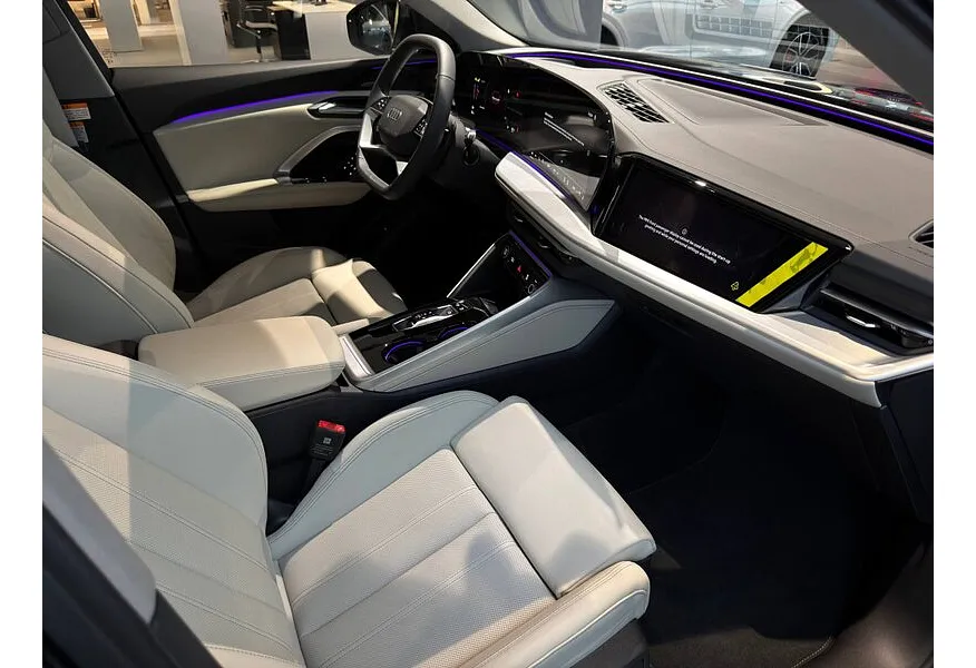 Audi Q5 Sportback 2.0 TDI S tronic quattro (204 л.с.) Черный в АВИЛОН. Слайд №9