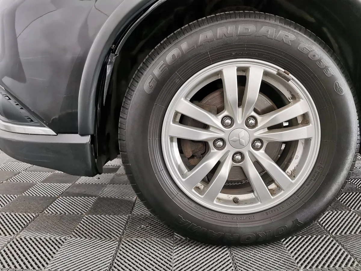 Mitsubishi Outlander 2.0 CVT 4WD (146 л.с.) Черный в АВИЛОН. Слайд №9