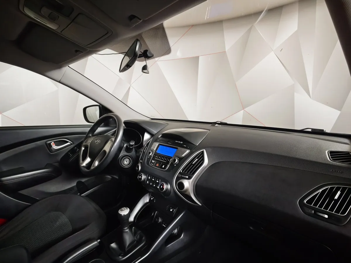 Hyundai ix35 2.0 MT 2WD (150 л.с.) Classic Коричневый в АВИЛОН. Слайд №13