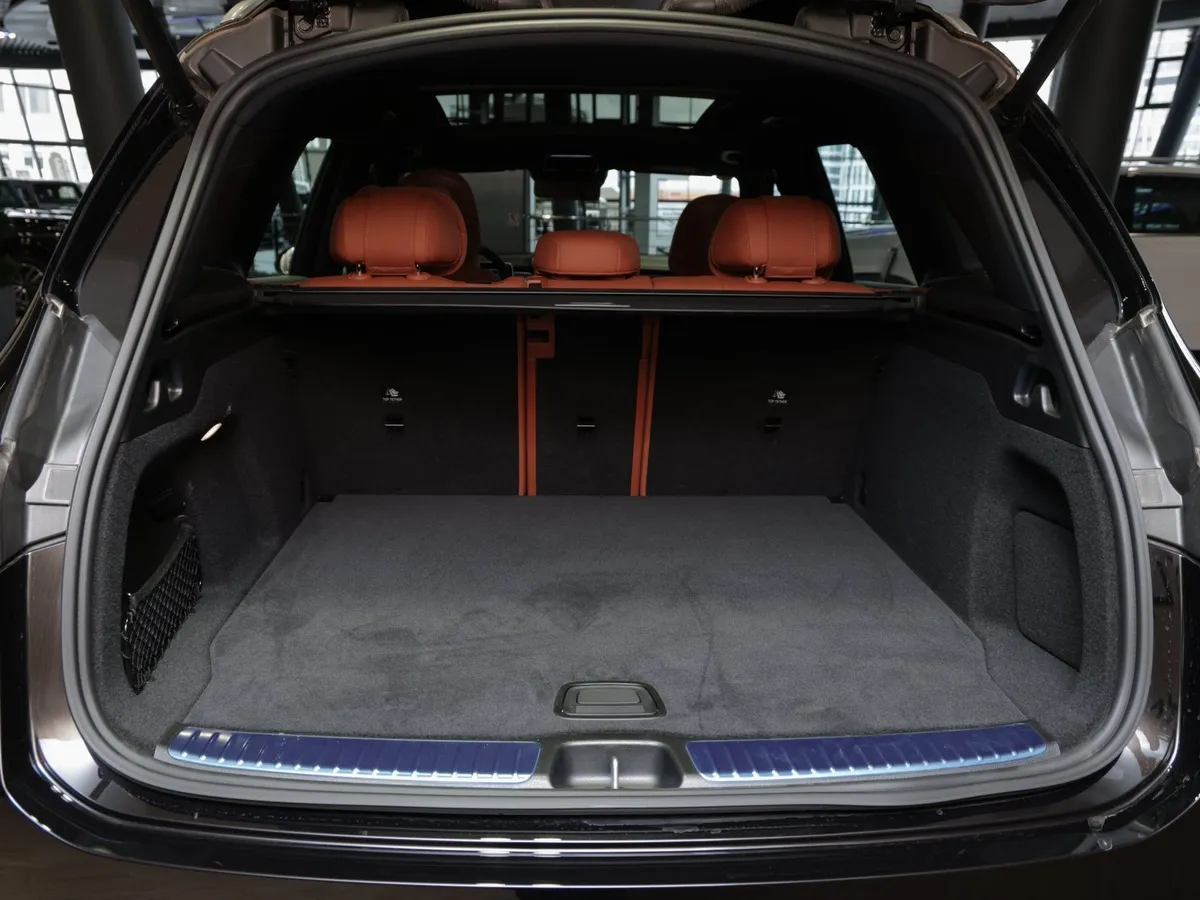 Mercedes-Benz GLC 260 L 9G-TRONIC 4MATIC (197 л.с.) Черный в АВИЛОН. Слайд №16