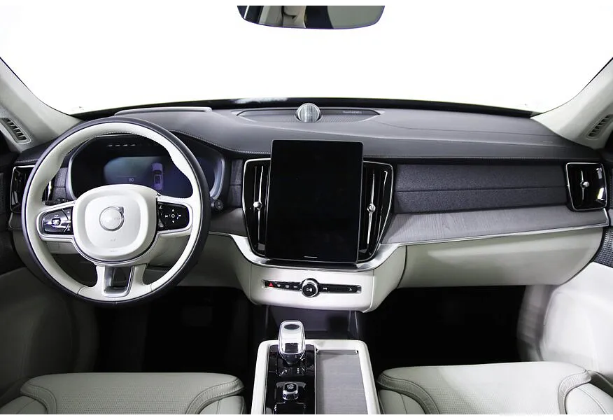 Volvo XC90 2.0 B5 mild hybrid AT AWD (7 мест) (250 л.с.) Ultra Bright Красный в АВИЛОН. Слайд №9