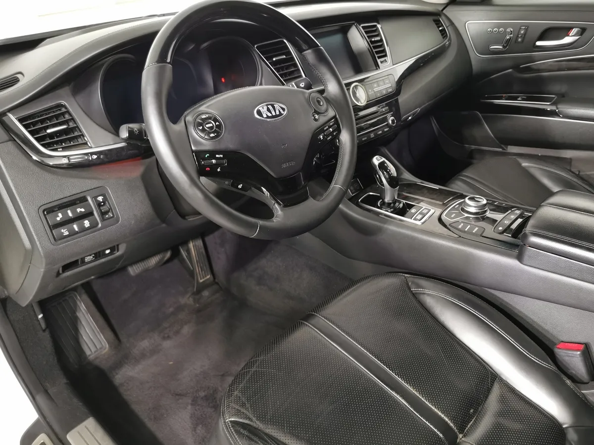 Kia Quoris 3.8 AT (334 л.с.) Premium Белый в АВИЛОН. Слайд №18