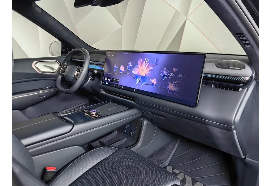 Lynk & Co 900 2.0 AT 4WD (884 л.с.) Ultra Черный в АВИЛОН. Слайд №12