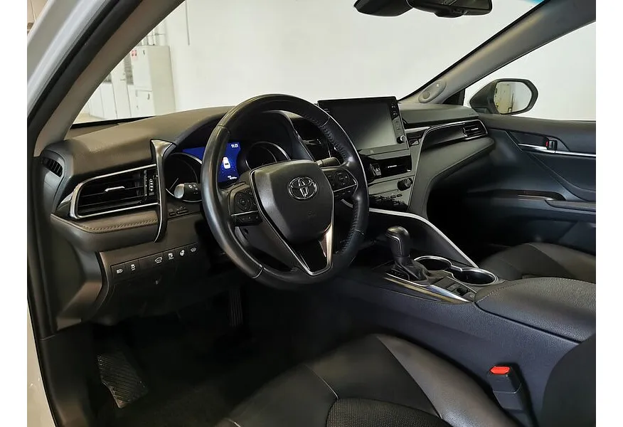 Toyota Camry 2.5 AT (200 л.с.) Белый в АВИЛОН. Слайд №18