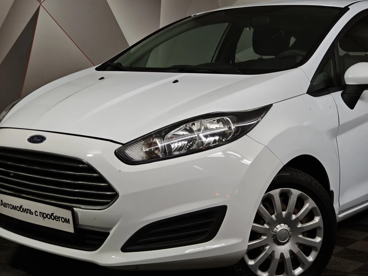 Ford Fiesta 1.6 Ti-VCT PowerShift (105 л.с.) Trend Белый в АВИЛОН. Слайд №8