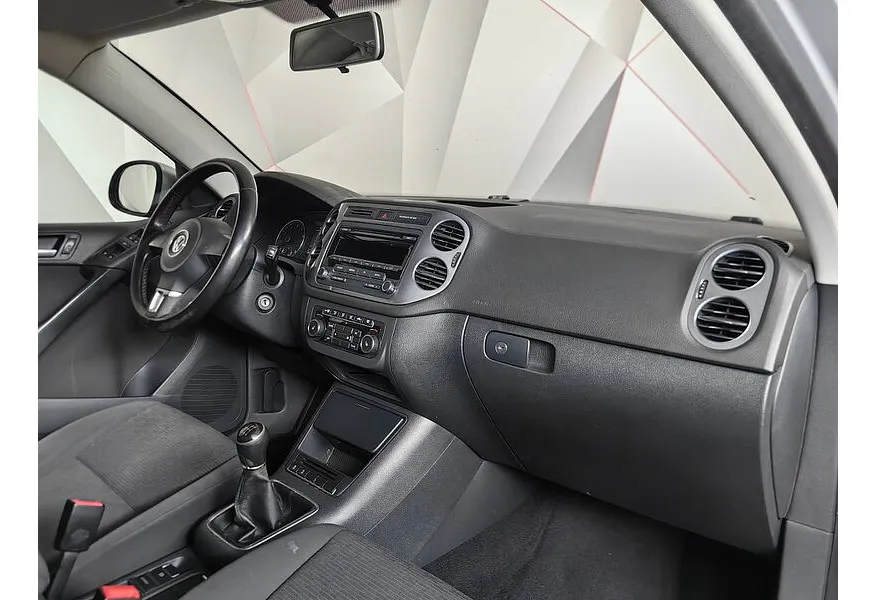 Volkswagen Tiguan 1.4 TSI BlueMotion MT (122 л.с.) Allstar Серебристый в АВИЛОН. Слайд №11