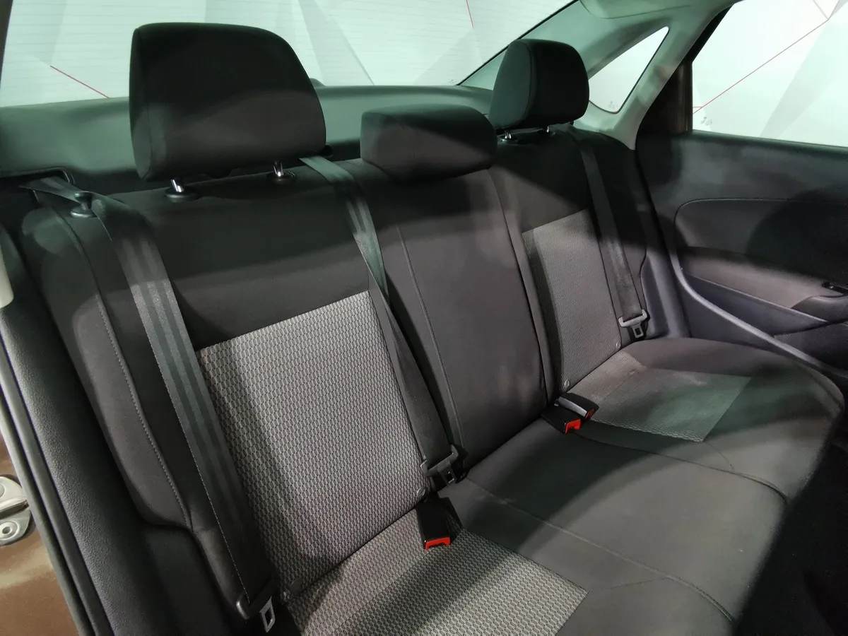 Volkswagen Polo 1.6 MPI AT (110 л.с.) Highline Коричневый в АВИЛОН. Слайд №15