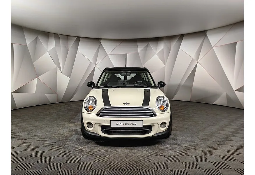 MINI Clubman 1.6 AT (120 л.с.) Белый в АВИЛОН. Слайд №3