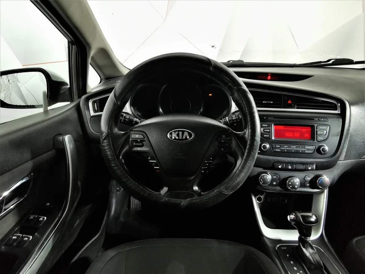 Kia Ceed 1.6 AT (130 л.с.) Classic Белый в АВИЛОН. Слайд №17