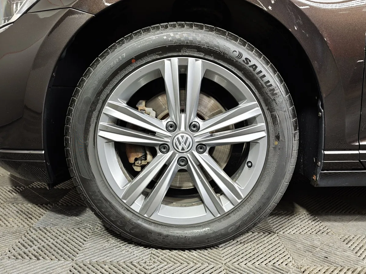Volkswagen Passat 1.4 TSI DSG (150 л.с.) Business Коричневый в АВИЛОН. Слайд №9