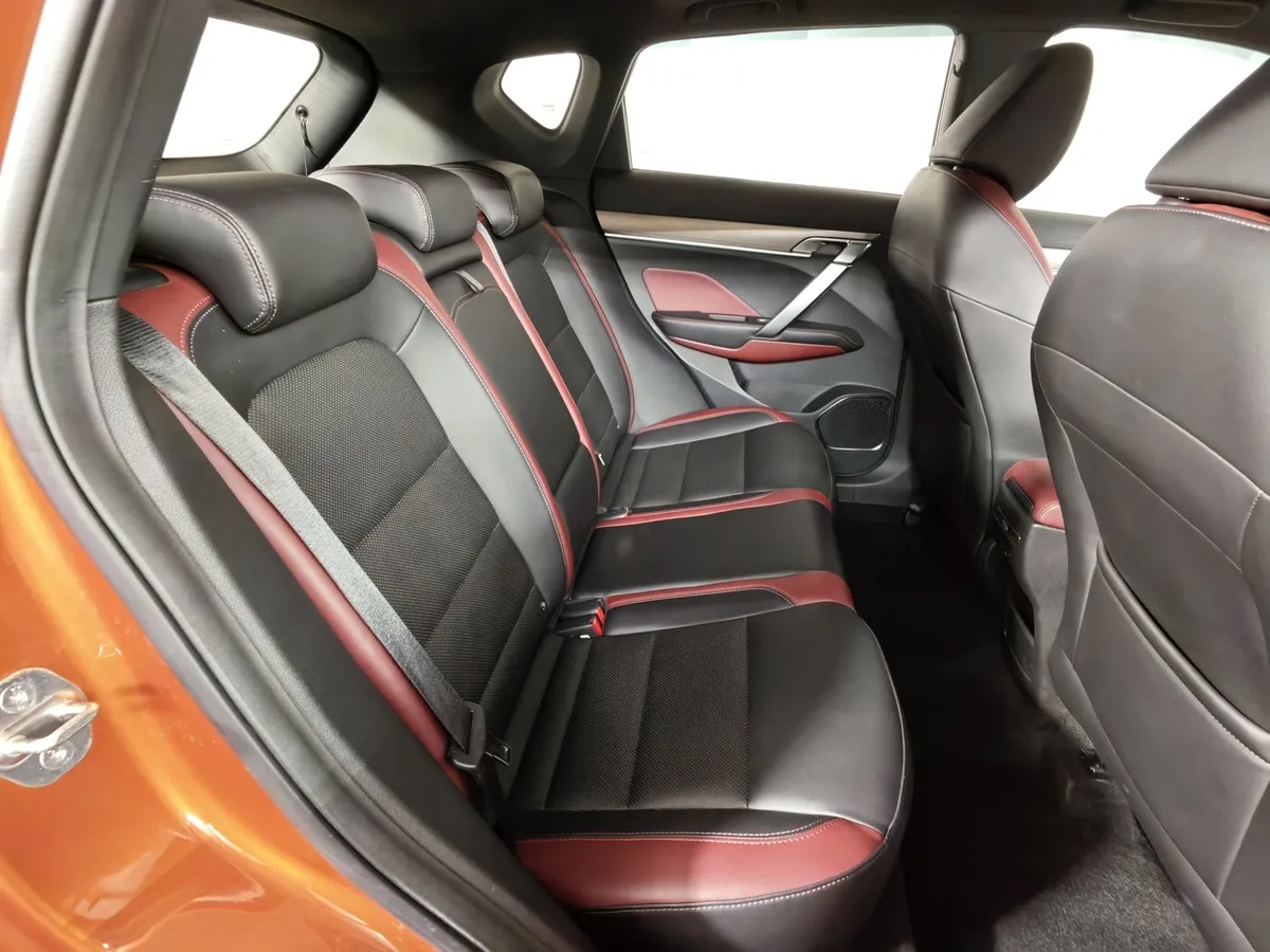 Geely Coolray 1.5T 7DCT 2WD (150 л.с.) Flagship Оранжевый в АВИЛОН. Слайд №16