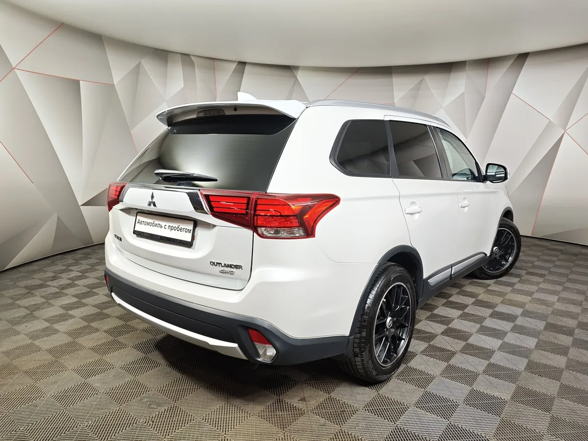 Mitsubishi Outlander 2.4 MIVEC CVT 4WD (167 л.с.) Instyle Белый в АВИЛОН. Слайд №2