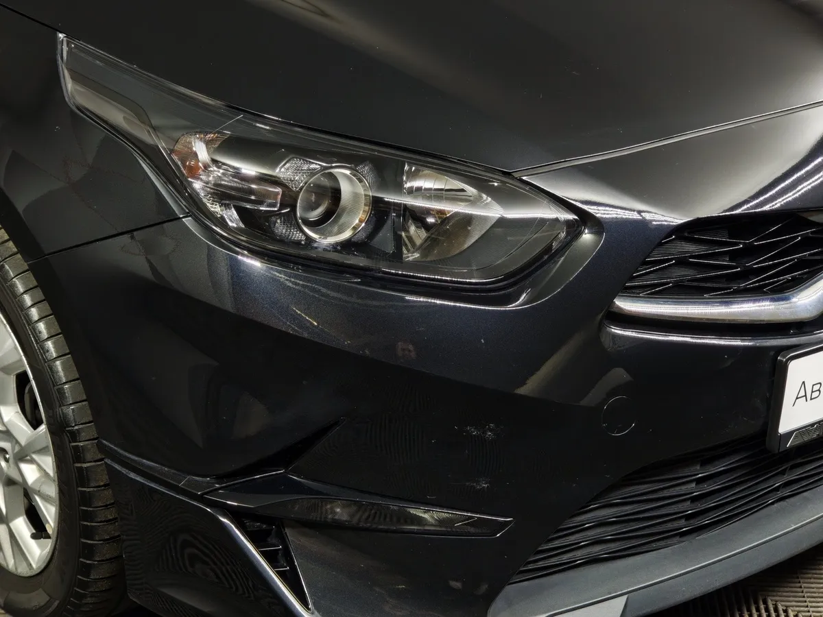 Kia Ceed 1.6 MPI AT (128 л.с.) Luxe Черный в АВИЛОН. Слайд №9