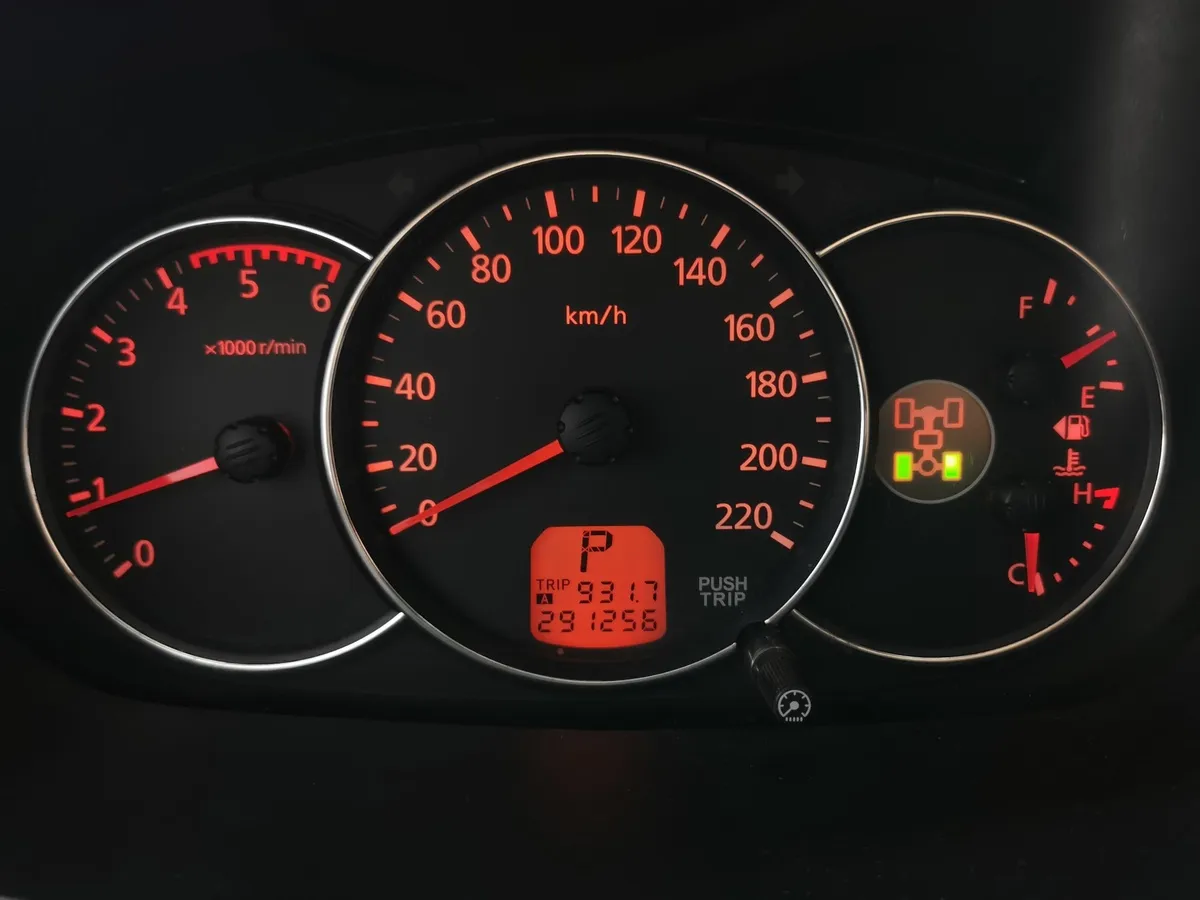 Mitsubishi Pajero Sport 3.2 DI-D MT AWD (160 л.с.) Серый в АВИЛОН. Слайд №17