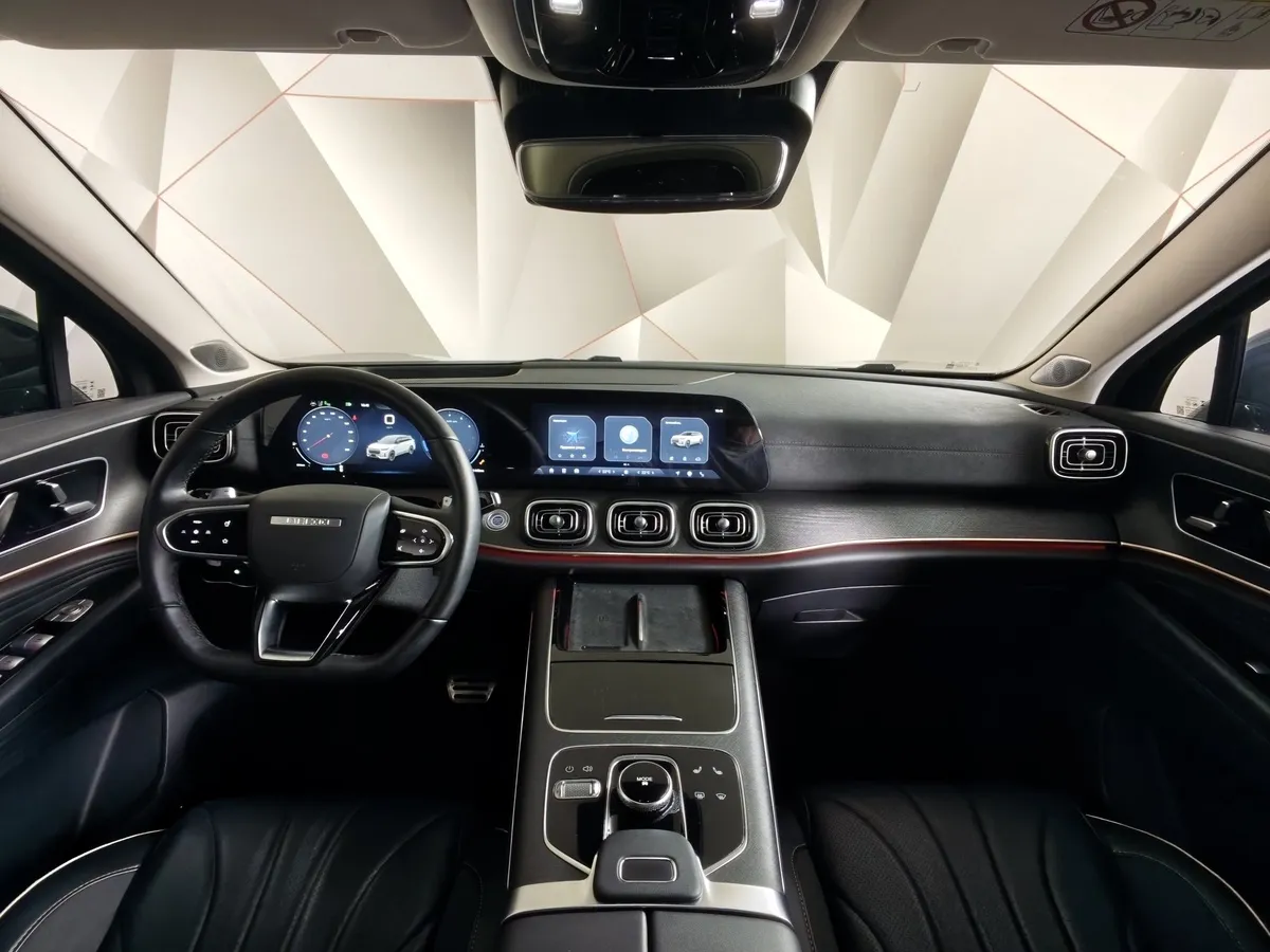 JAECOO J8 2.0 DCT 4WD (249 л.с.) Supreme Черный в АВИЛОН. Слайд №13
