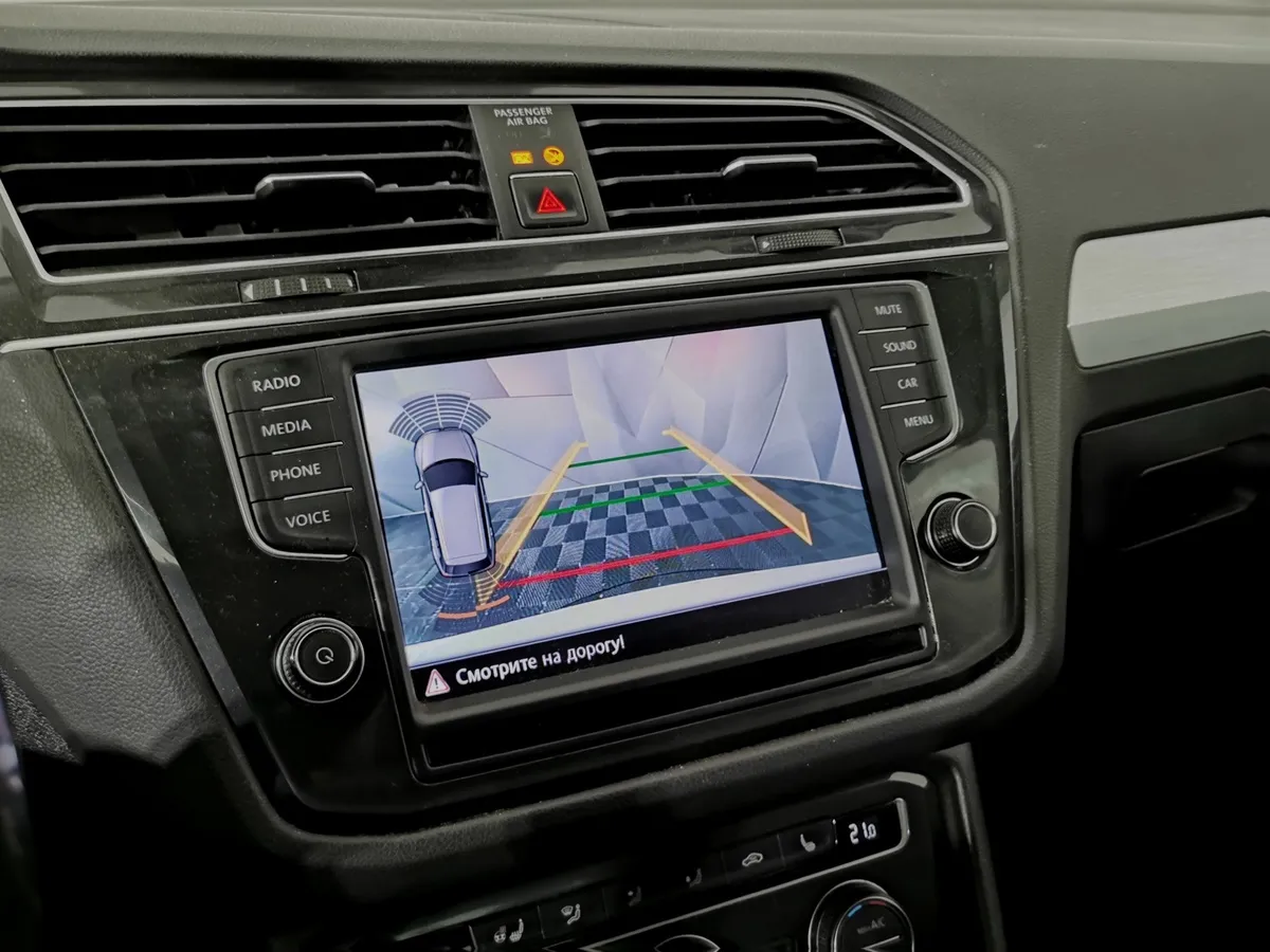 Volkswagen Tiguan 1.4 TSI BlueMotion DSG (150 л.с.) Avenue Белый в АВИЛОН. Слайд №20