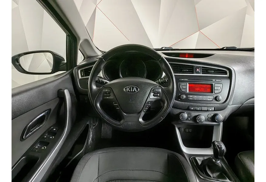 Kia Ceed 1.6 AT (130 л.с.) Classic Черный в АВИЛОН. Слайд №20