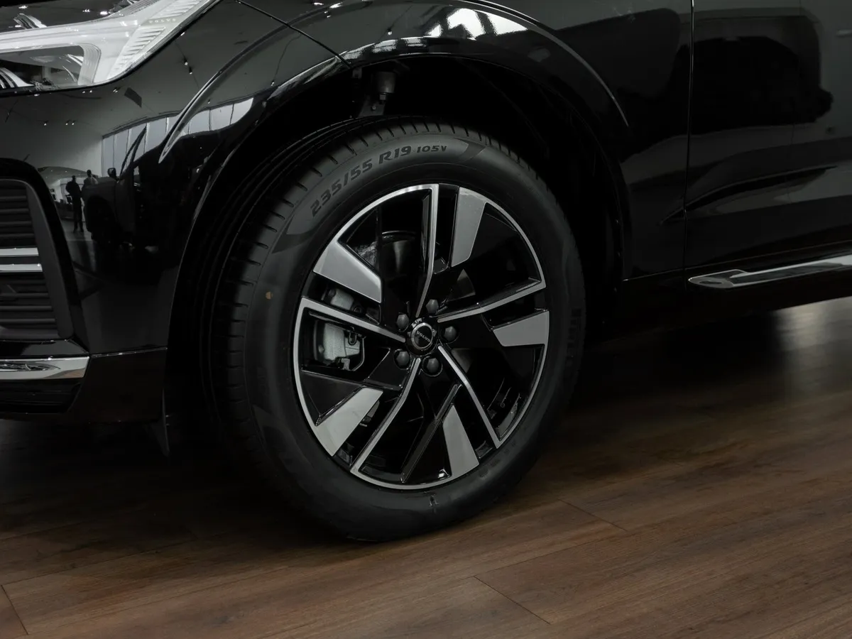Volvo XC60 2.0 AT AWD (264 л.с.) Luxury Edition Черный в АВИЛОН. Слайд №20