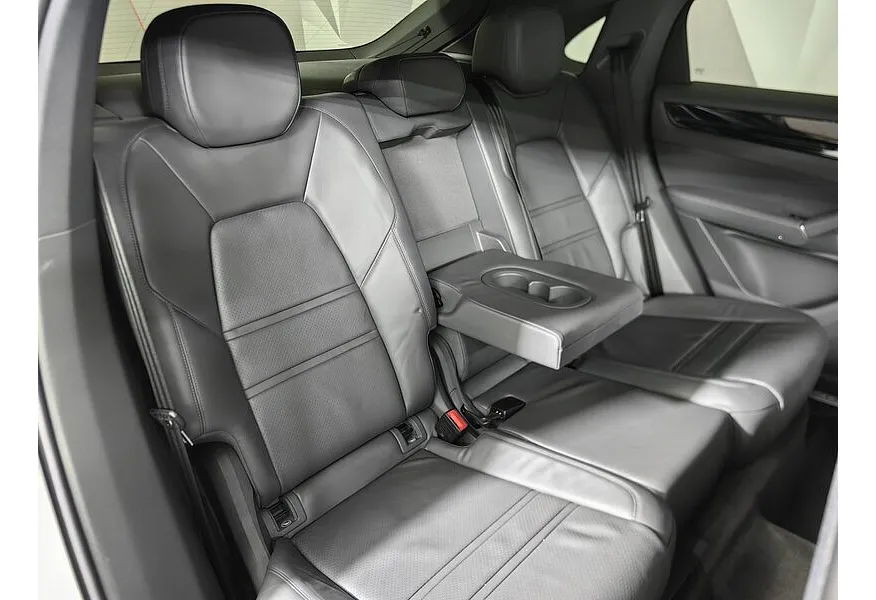 Porsche Cayenne Coupe 3.0 Tiptronic AWD (340 л.с.) Белый в АВИЛОН. Слайд №17